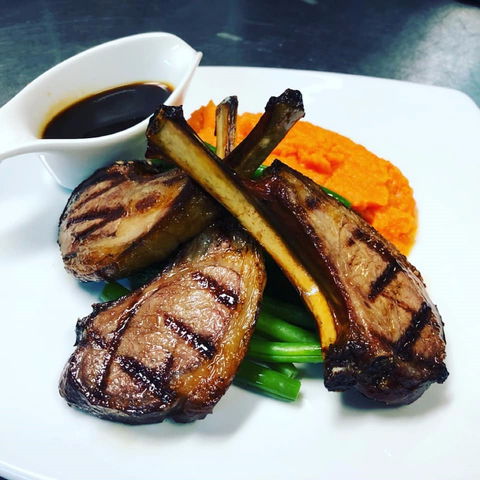 The Rusty Table - Newcastle Accommodation 0