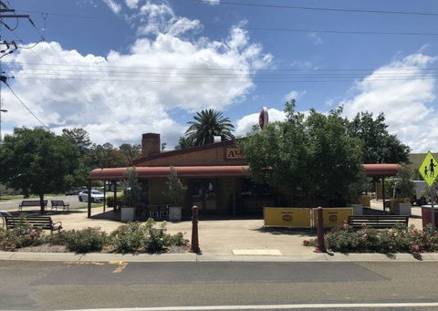 The Albion Hotel - New Castle Tourism 1