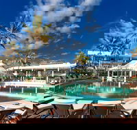 Oasis Pool Bar - New Castle Tourism