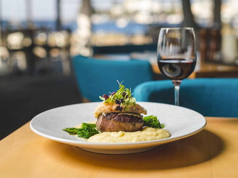 Aqua Restaurant - Newcastle Accommodation 0