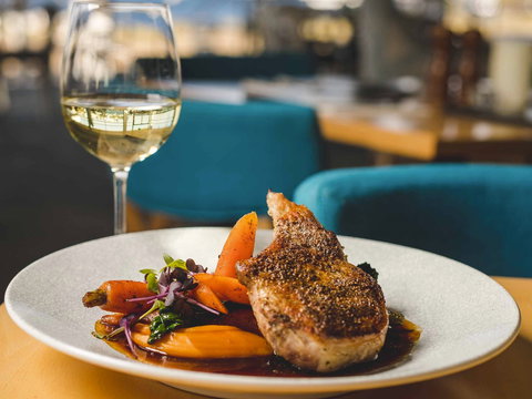 Aqua Restaurant - Newcastle Accommodation 2