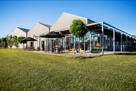 Bunnamagoo Wines - Newcastle Accommodation 0