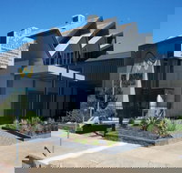 75 on Arthur at The Wellington Soldiers Memorial Club - Newcastle Accommodation