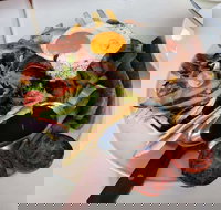 Lazy Moes - Caroline Springs - Newcastle Accommodation