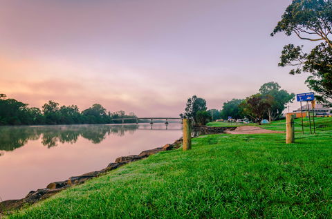 Three Birds Riverfront Restaurant - Newcastle Accommodation 1