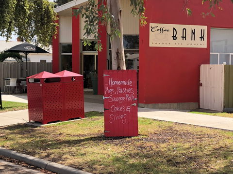 The Coffee Bank - New Castle Tourism 0