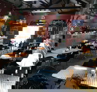 Mai's Kitchen Rules Cafe - Newcastle Accommodation