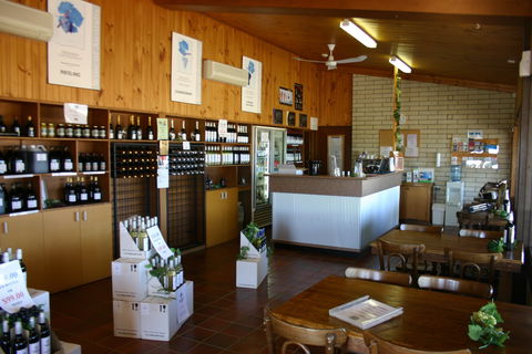 Willow Point Wines Cellar Door And Bottle Shop - Newcastle Accommodation 2