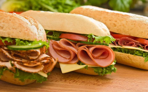 Subway - Burleigh Heads - Newcastle Accommodation 0