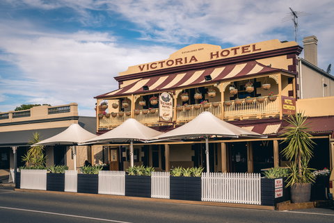 Victoria Hotel Strathalbyn - New Castle Tourism 0