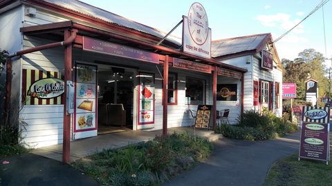 Mogo Fudge And Ice Cream /  Courtyard Cafe / Lots Of Lollies Mogo - New Castle Tourism 0