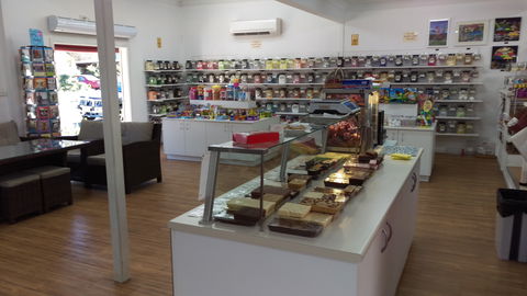 Mogo Fudge And Ice Cream /  Courtyard Cafe / Lots Of Lollies Mogo - New Castle Tourism 2