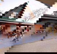 Petersons Wines on Broke Road