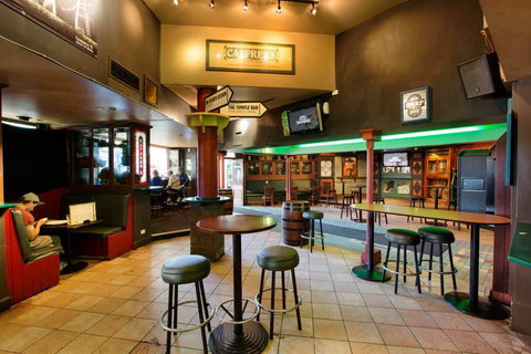 O'Malley's Irish Bar - Mooloolaba - Newcastle Accommodation 0