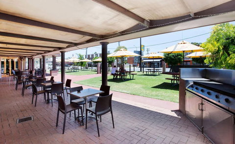 Boomerang Hotel - Lavington - Newcastle Accommodation 0