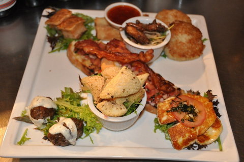 Salt Cafe Bar - New Castle Tourism 0