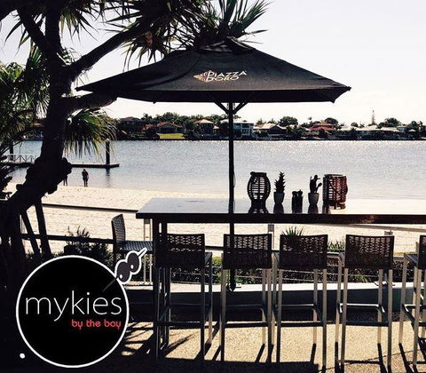 Mykies By The Bay - Newcastle Accommodation 9
