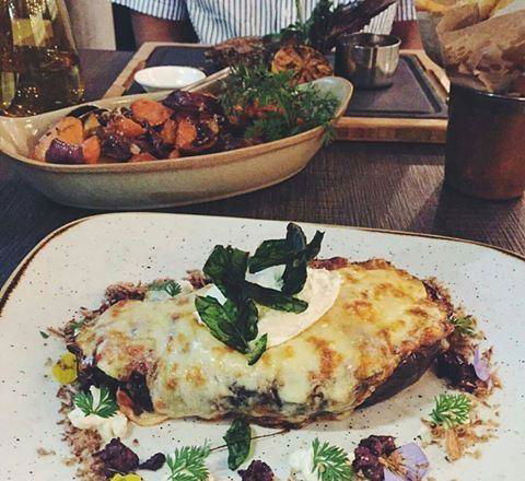 Six Acres - Newcastle Accommodation 8