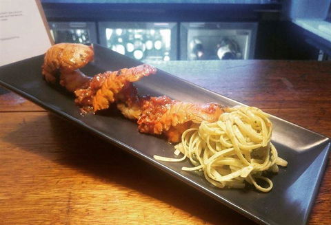 Mischief And Mayhem Wine Lounge - Newcastle Accommodation 10