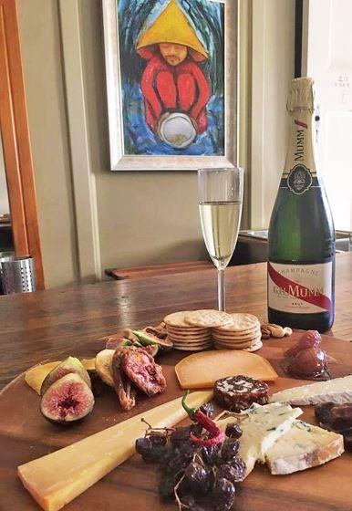 Mischief And Mayhem Wine Lounge - Newcastle Accommodation 3