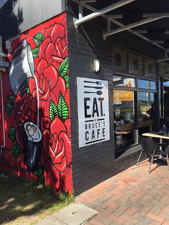 Bruce's Cafe - New Castle Tourism 0