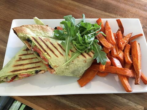 Coogle Cafe & Garden - New Castle Tourism 0