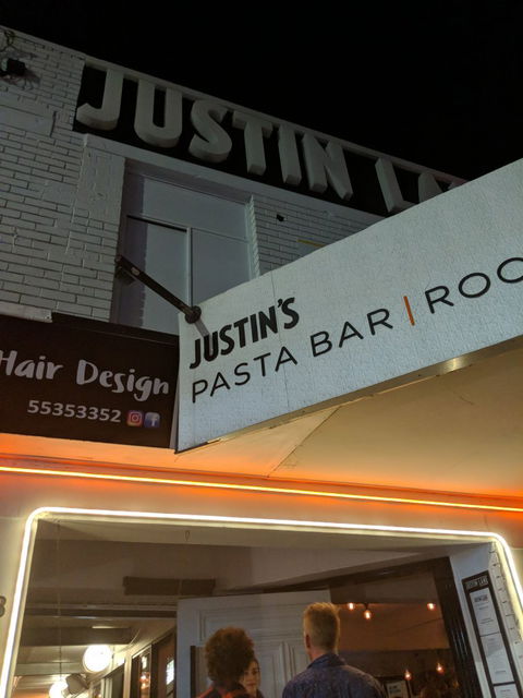 Justin Lane Pizzeria & Bar - Newcastle Accommodation 4