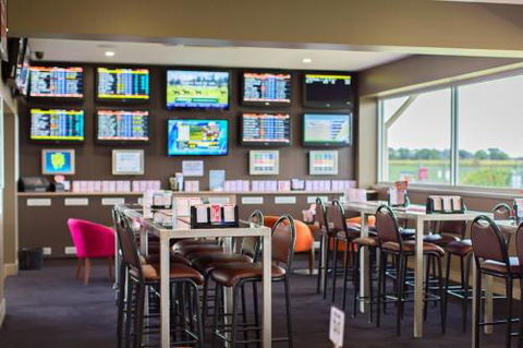 Western Suburbs Rugby Leagues Club Mackay - New Castle Tourism 2