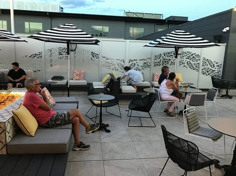 Smoky’s Bar & Grill - Newcastle Accommodation 0
