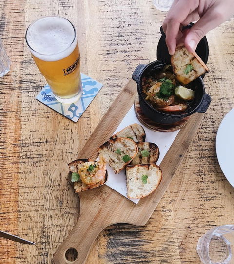 JFK Woodfire Kitchen & Bar - Newcastle Accommodation 1