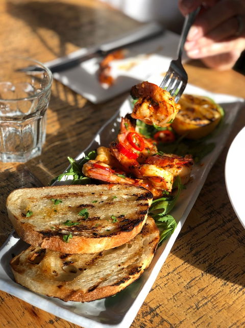JFK Woodfire Kitchen & Bar - Newcastle Accommodation 3