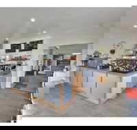 Meander Bridge Cafe - Newcastle Accommodation