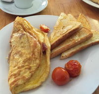 Windermere Cafe - Newcastle Accommodation