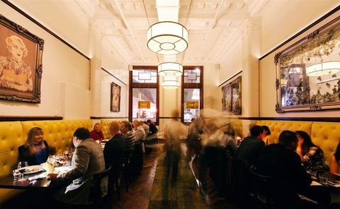 The Trustee Bar & Bistro - Newcastle Accommodation 11