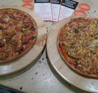 Village Pizza Kitchen - Newcastle Accommodation