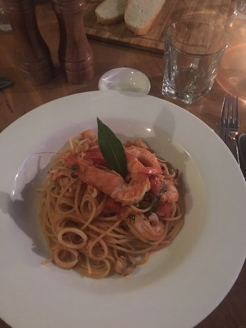 La Casina - Newcastle Accommodation 4