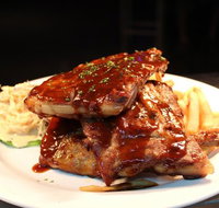 Cadillacs Honky tonk bar and Grill - Newcastle Accommodation