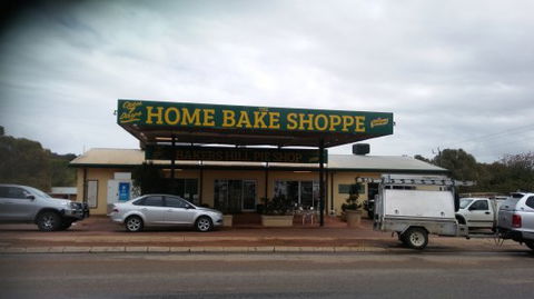 Bakers Hill Pie Shop - New Castle Tourism 0