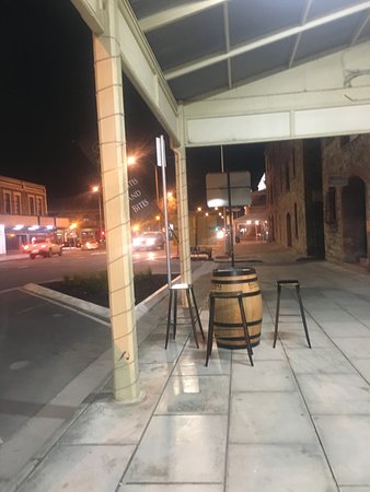 Michonne Wine Bar - New Castle Tourism 0