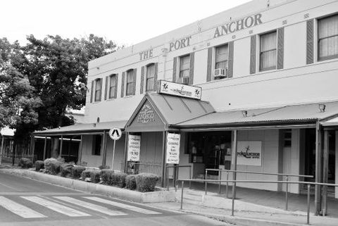 The Port Anchor Hotel - New Castle Tourism 0