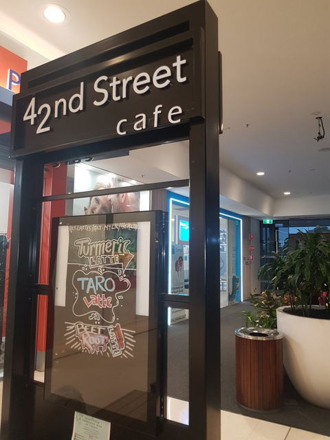 42nd Street Cafe - New Castle Tourism 3