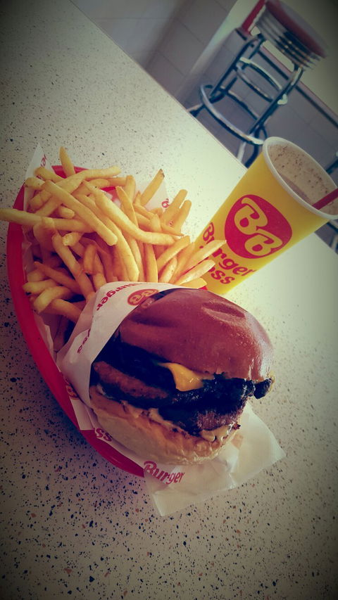 Burger Boss - Newcastle Accommodation 2