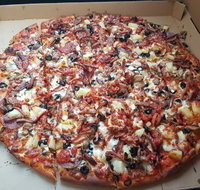 Cosmopolitan Pizza Bar