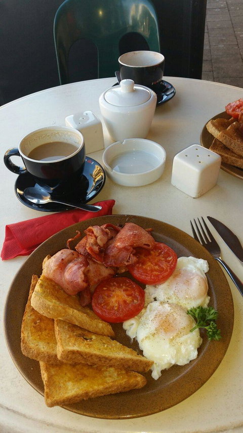 Ozzie's Coffee Lounge - Newcastle Accommodation 6
