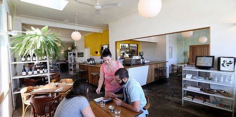 101 Kitchen - Newcastle Accommodation 9