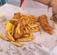 Birds Fish Bar - Bowen Fishermans Seafood Company PTY. LTD. - Newcastle Accommodation