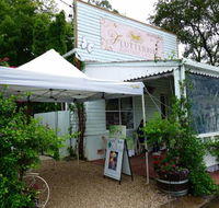 Flutterbies Cottage Cafe - Newcastle Accommodation