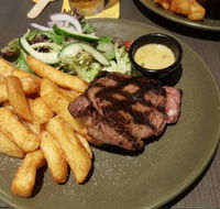 Raceview Tavern - Newcastle Accommodation