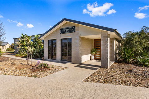Quality Suites Point Cook Seasons 5 - New Castle Tourism 1