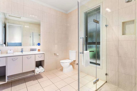 Quality Suites Point Cook Seasons 5 - New Castle Tourism 9